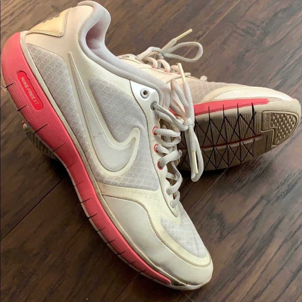 Women’s Nike sneakers